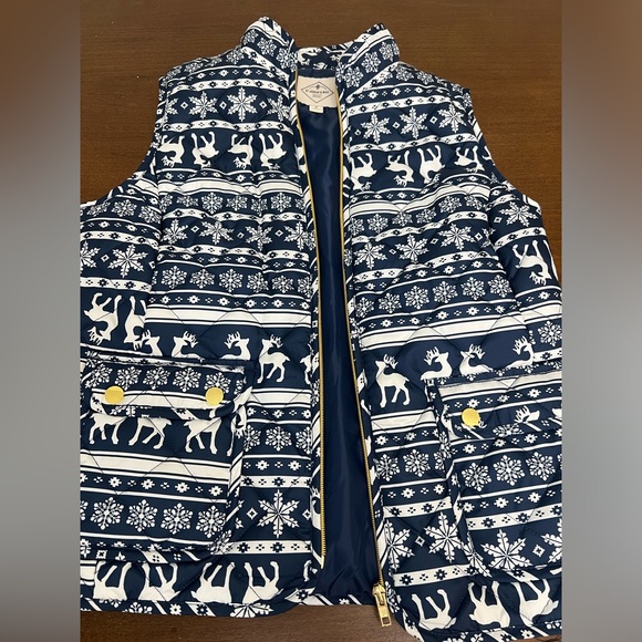 St Johns Bay snowflake outdoor puffer vest - Picture 3 of 5